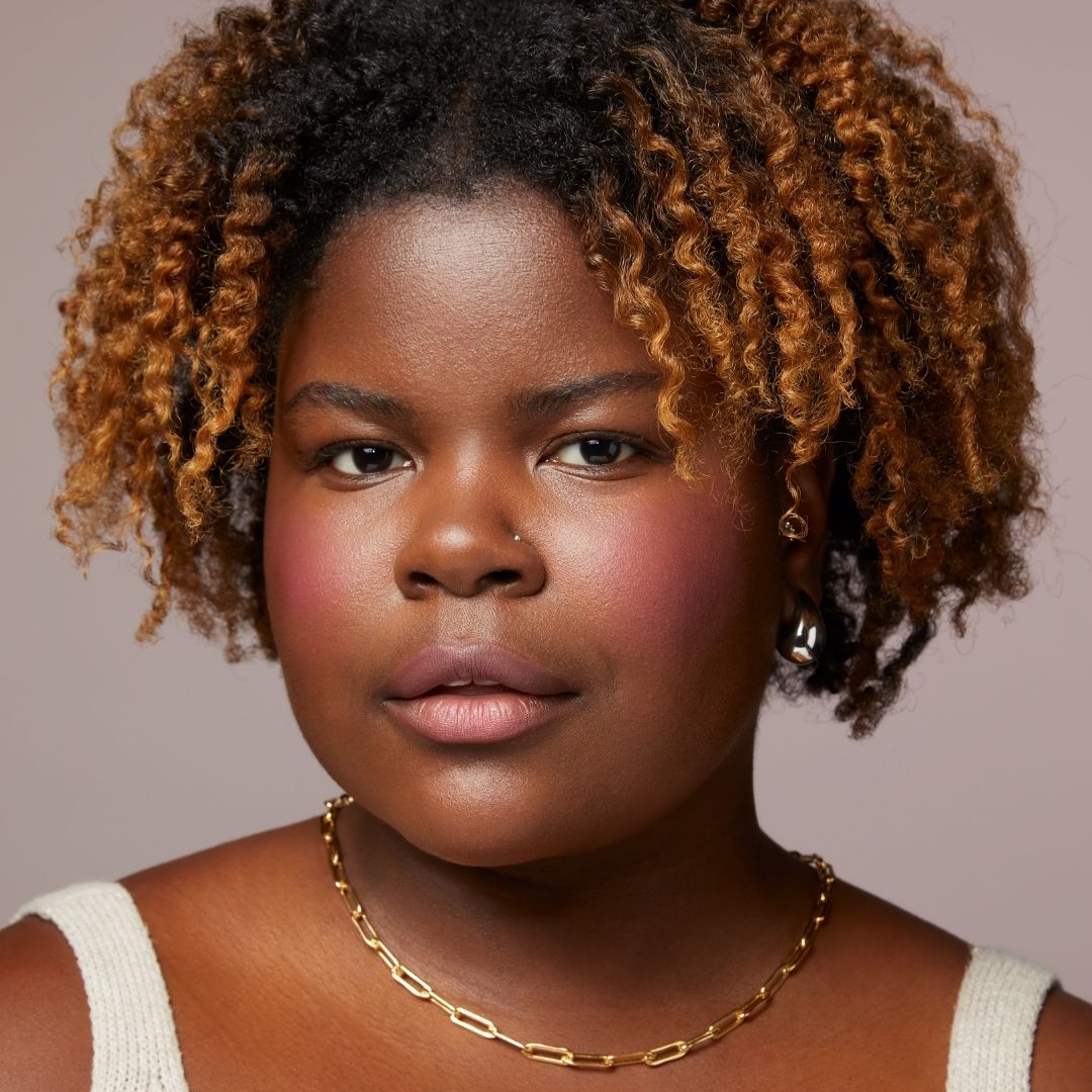 Soft Pink - A Lively Pink, Model Wearing Soft Pink of Soft Smudge Lip & Cheek