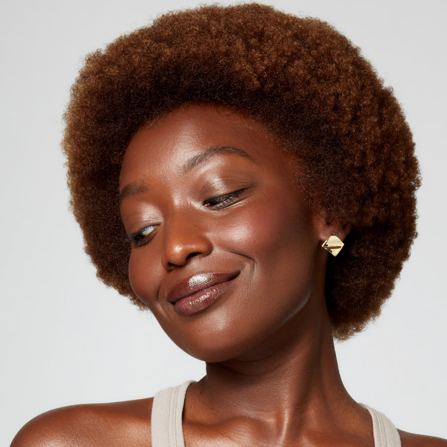 example make up on a model with dark skin